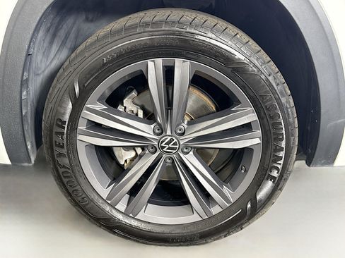 Used 2021 Volkswagen Atlas SE FWD image 37