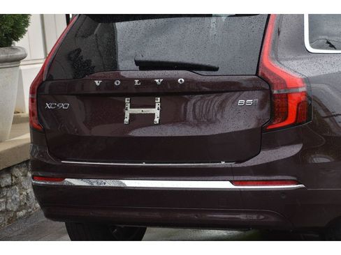 Certified 2026 Volvo XC90 B5 Core w/ Protection Package Premier AWD/4WD image 30