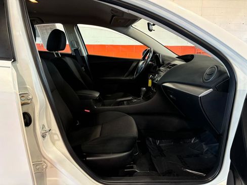 Used 2013 MAZDA MAZDA3 i Sport image 16