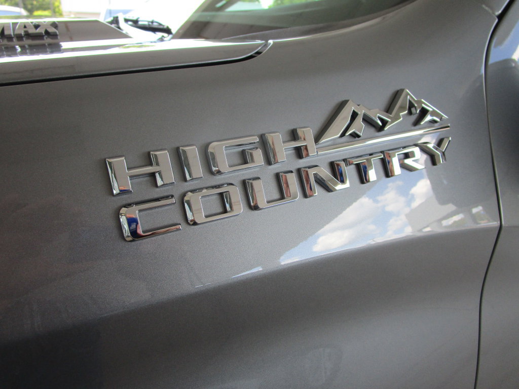 Used 2023 Chevrolet Silverado 1500 High Country w/ High Country Premium Package AWD/4WD image 39