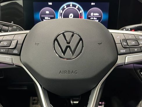 Used 2026 Volkswagen Tiguan SEL R-Line AWD/4WD image 16