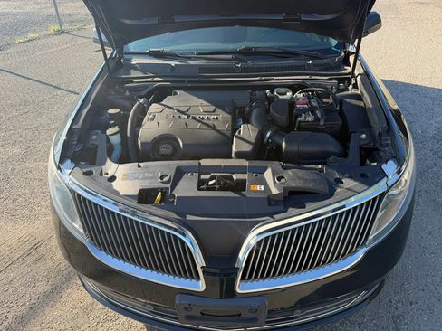 Used 2014 Lincoln MKS AWD image 24