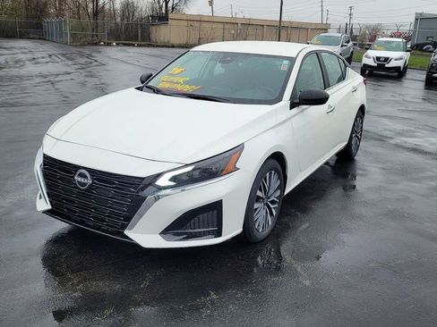 Used 2025 Nissan Altima 2.5 SV image 5