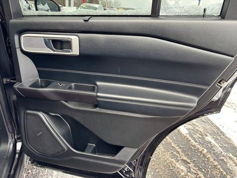 Used 2020 Ford Explorer Limited image 14