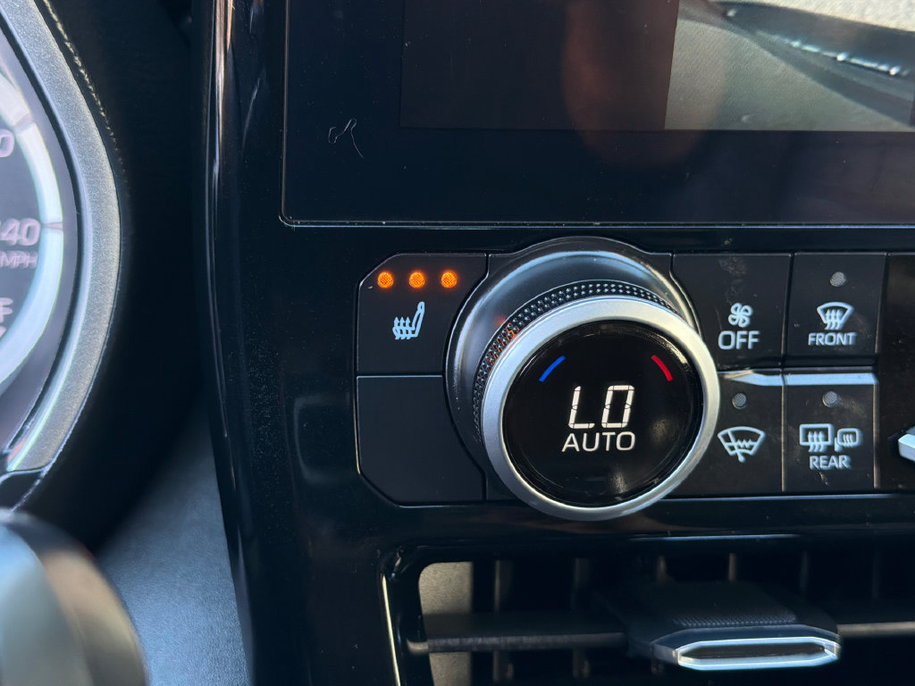 Used 2025 Toyota Highlander XLE AWD/4WD image 30
