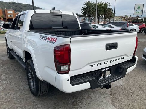 Used 2019 Toyota Tacoma TRD Sport image 76