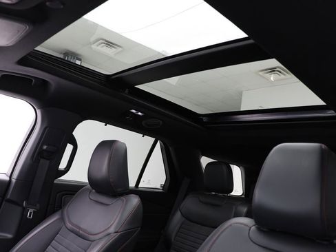 Used 2025 Ford Explorer ST-Line w/ Premium Package image 14