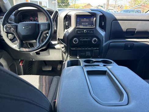 Used 2023 Chevrolet Silverado 1500 Custom Trail Boss AWD/4WD image 3