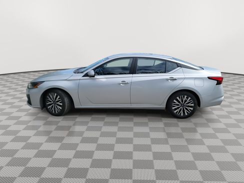 Used 2023 Nissan Altima 2.5 SV image 5