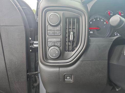 Used 2021 Chevrolet Silverado 1500 Custom Trail Boss AWD/4WD image 26