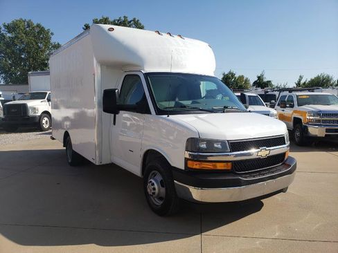 Used 2019 Chevrolet Express 3500 w/ Power Convenience Package RWD image 5