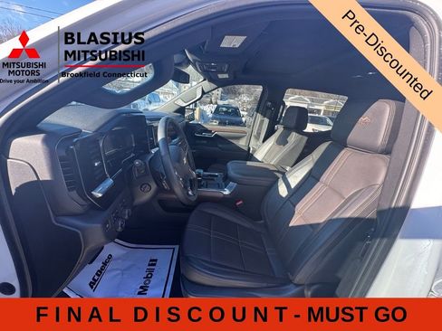 Used 2023 Chevrolet Silverado 1500 High Country w/ High Country Premium Package AWD/4WD image 20