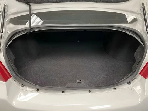 Used 2014 Dodge Avenger SE FWD image 12