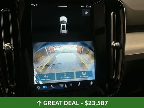 Used 2024 Volvo XC40 B5 Core image 29