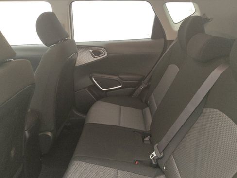 Used 2021 Kia Soul LX FWD image 18