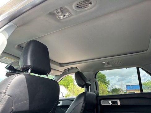 Used 2021 Ford Explorer Limited w/ Equipment Group 301A image 15