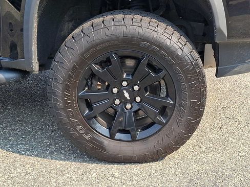 Certified 2021 Chevrolet Colorado ZR2 w/ ZR2 Midnight Special Edition AWD/4WD image 8