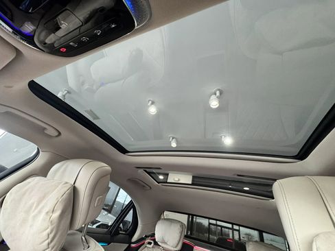 Used 2022 Mercedes-Benz S 580 4MATIC Sedan w/ AMG Line Package image 44