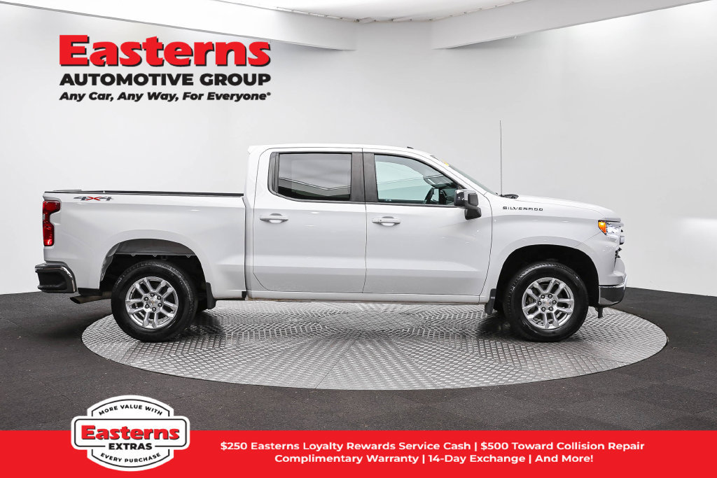 Used 2023 Chevrolet Silverado 1500 LT AWD/4WD image 5