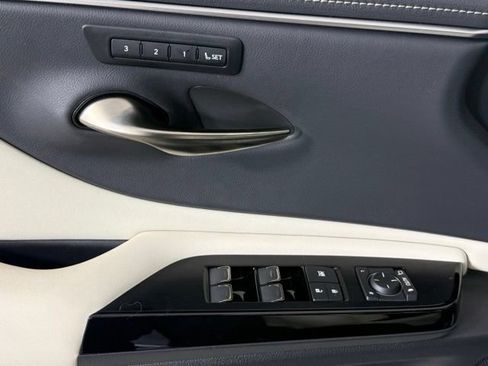 Used 2024 Lexus ES 350 w/ Premium Package FWD image 16