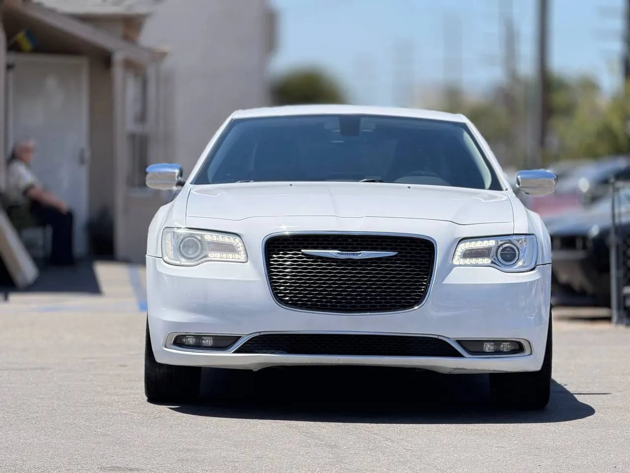Used 2019 Chrysler 300 Limited RWD image 3