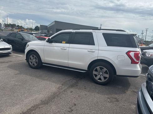 Used 2019 Ford Expedition XLT w/ Equipment Group 202A RWD image 11