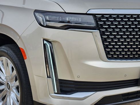 Used 2024 Cadillac Escalade Luxury w/ LPO, Floor Liner Package RWD image 9