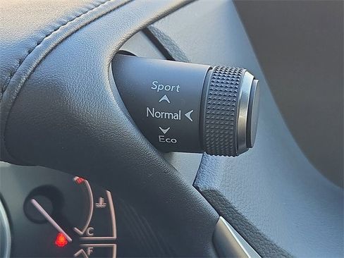 Certified 2020 Lexus ES 300h w/ Premium Package image 22