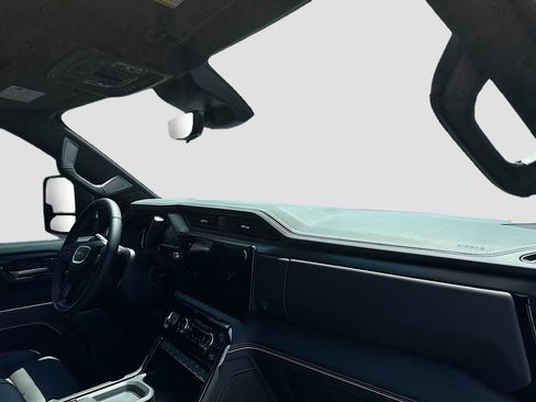 Used 2025 GMC Sierra 2500 AT4X image 26