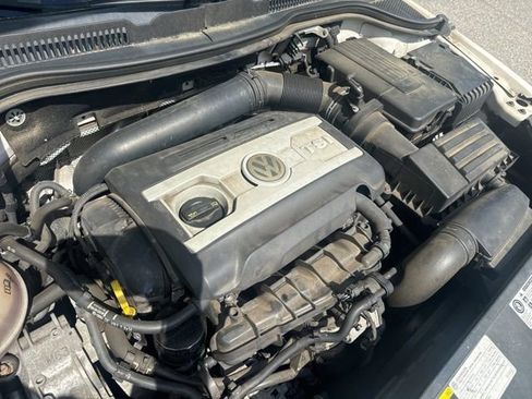 Used 2014 Volkswagen CC Sport image 26