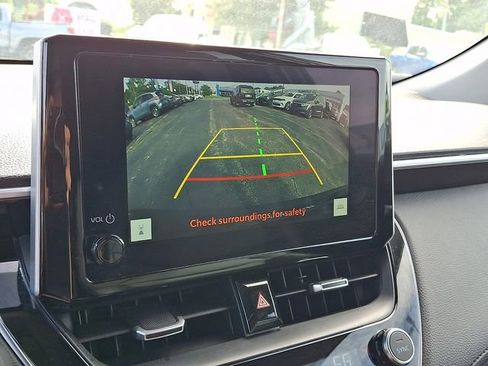 Used 2025 Toyota Corolla Cross XLE FWD image 18