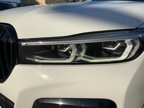 Used 2022 BMW 740i w/ M Sport Package RWD image 12