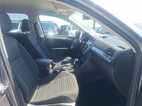 Used 2022 Volkswagen Tiguan S FWD image 16