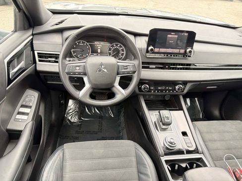 Used 2022 Mitsubishi Outlander SE AWD/4WD image 8