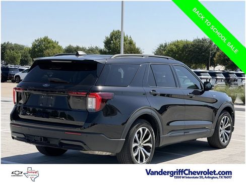 Used 2025 Ford Explorer ST-Line RWD image 4