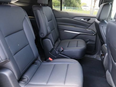 Used 2026 Chevrolet Traverse LT FWD image 29