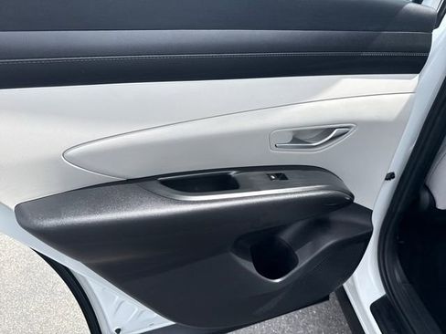 Certified 2025 Hyundai Tucson SE AWD/4WD image 16