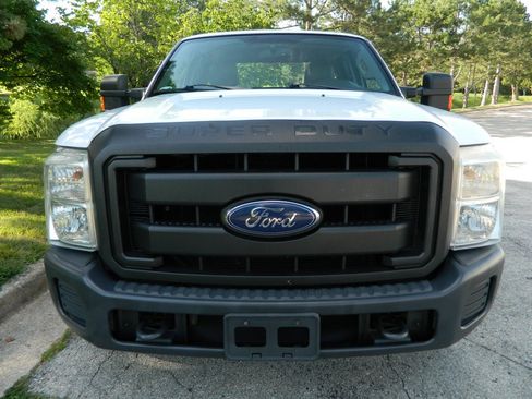 Used 2016 Ford F250 XL w/ Power Equipment Group RWD image 2