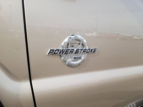 Used 2013 Ford F250 Lariat w/ Chrome Pkg image 16