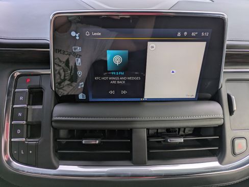 Used 2024 Chevrolet Tahoe Z71 w/ Luxury Package image 25