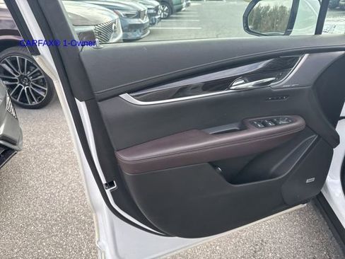 Used 2021 Cadillac XT6 Premium Luxury image 22