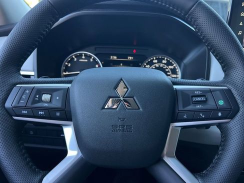 New 2026 Mitsubishi Outlander SE FWD image 24