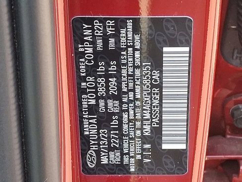 Used 2023 Hyundai Elantra SEL image 28