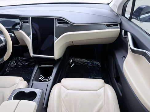 Used 2017 Tesla Model X 75D image 54