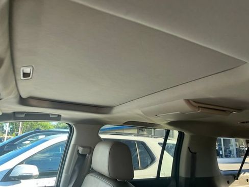 Used 2019 Chevrolet Suburban Premier AWD/4WD image 4