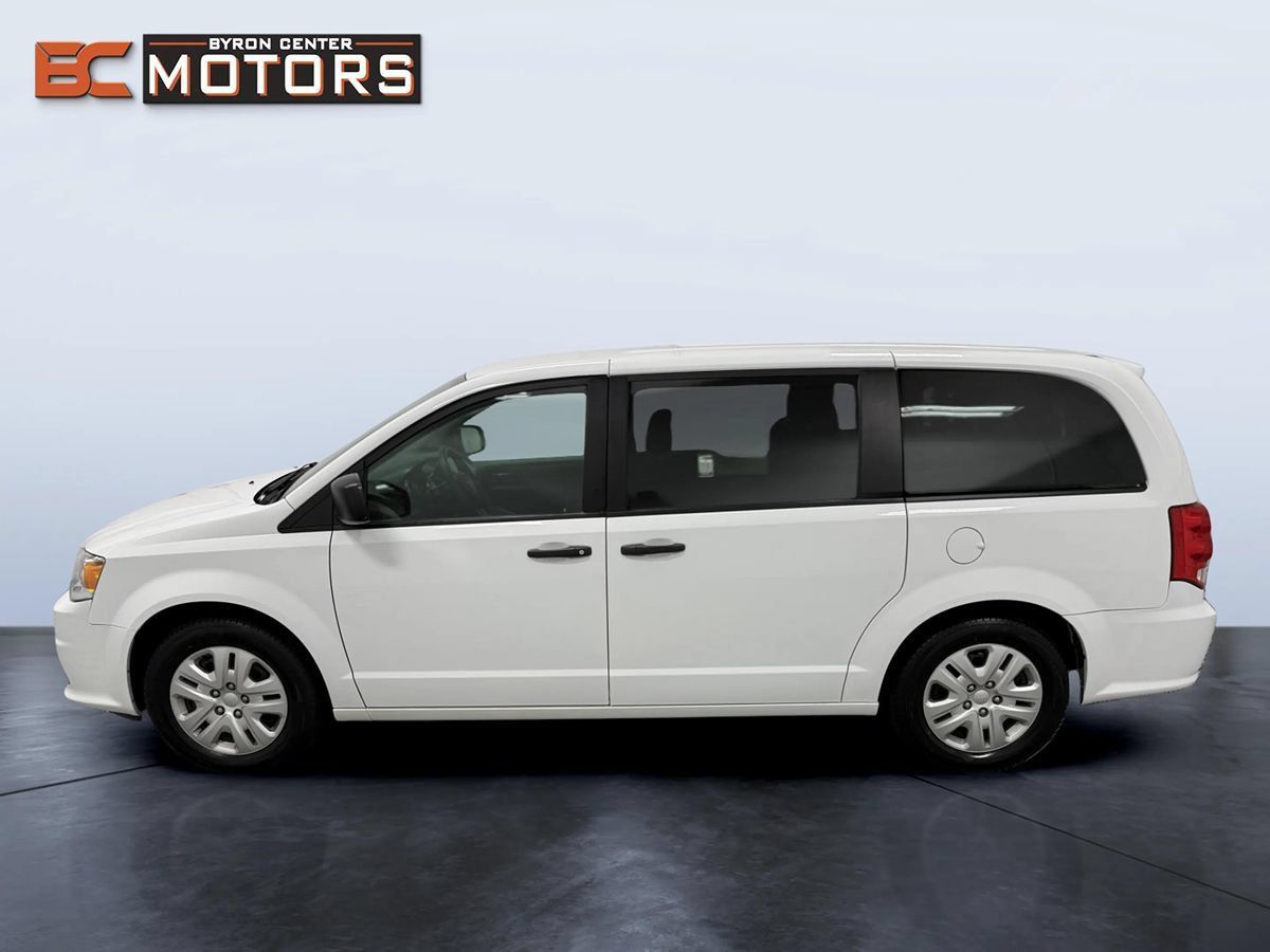 Used 2019 Dodge Grand Caravan SE FWD image 3