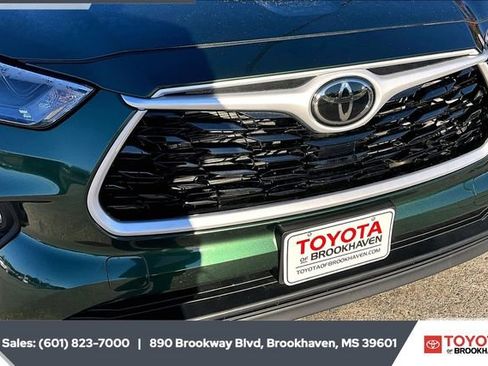 Used 2024 Toyota Highlander XLE image 22