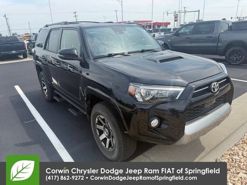 Used 2020 Toyota 4Runner TRD Off-Road Premium w/ Moonroof Package AWD/4WD image 2