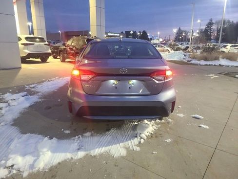 Used 2022 Toyota Corolla LE image 6