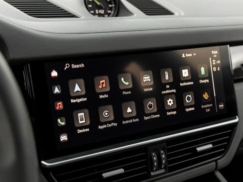 Used 2023 Porsche Cayenne image 29